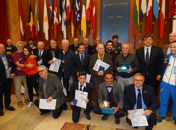 foto-di-gruppo-dei-premiati